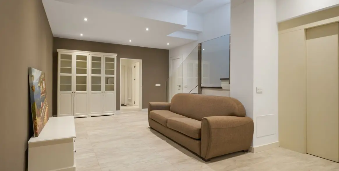 Long-term rent of townhouse in Sierra Blanca 35