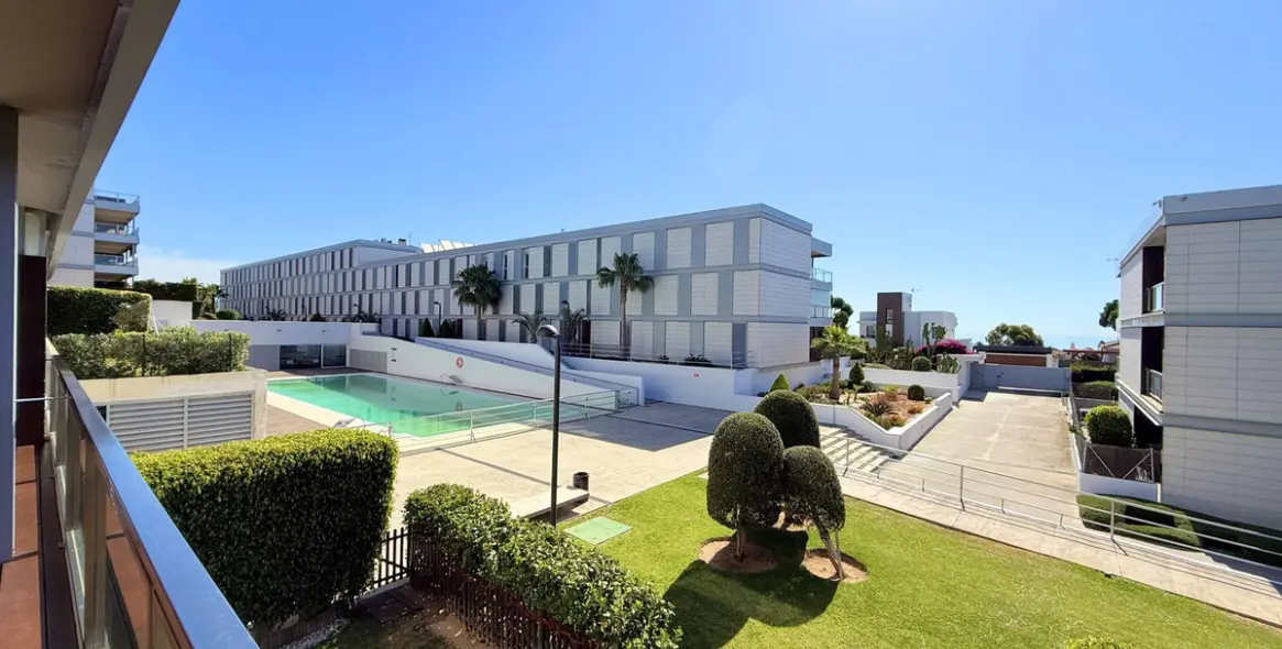 Продажа апартаментов на среднем этаже в La Duquesa 3