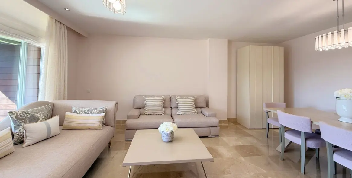 Продажа апартаментов на среднем этаже в La Duquesa 15