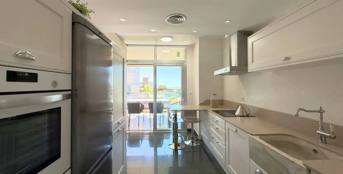 Продажа апартаментов на среднем этаже в La Duquesa 21