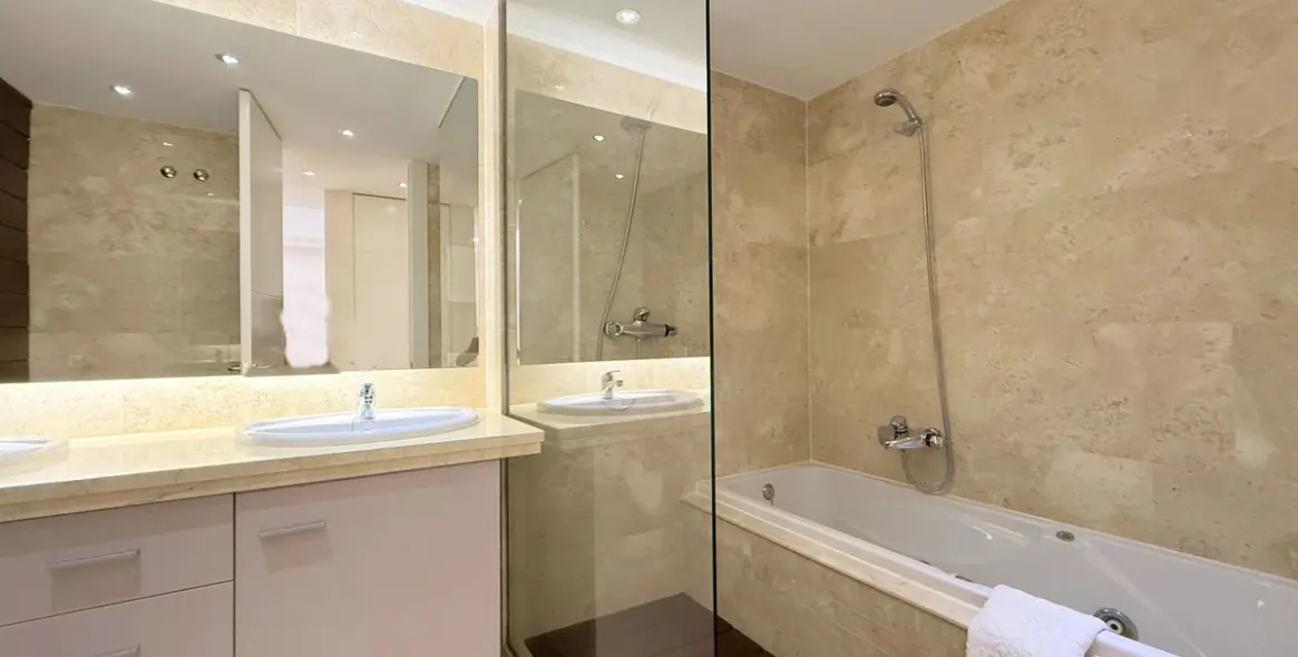 Продажа апартаментов на среднем этаже в La Duquesa 28