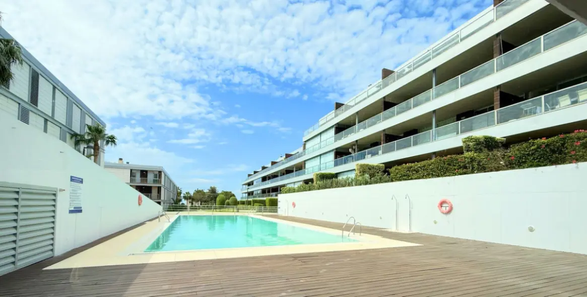 Продажа апартаментов на среднем этаже в La Duquesa 35