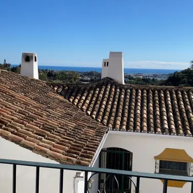 Sale of middle floor apartment in Los Almendros