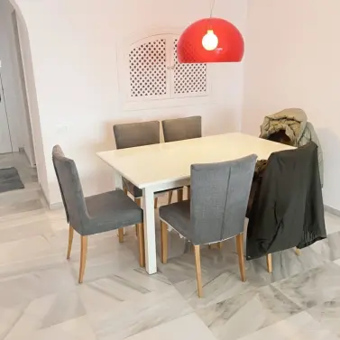 Sale of middle floor apartment in Los Almendros