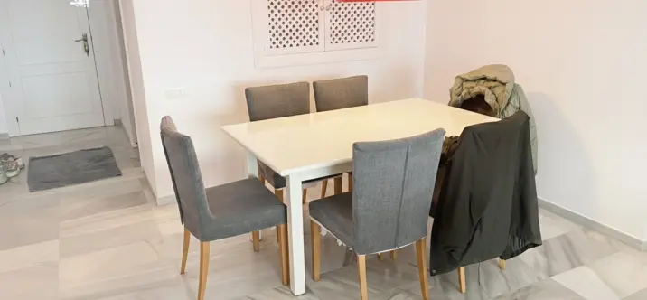 Sale of middle floor apartment in Los Almendros 2