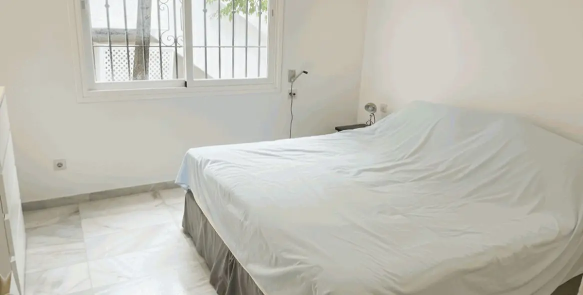 Sale of middle floor apartment in Los Almendros 6