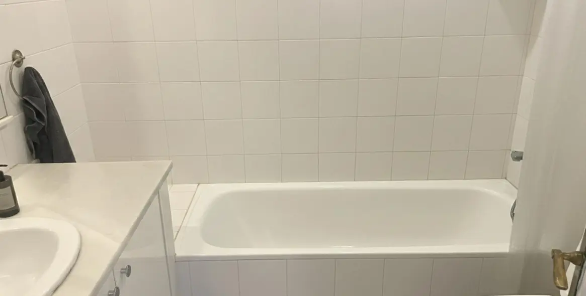 Sale of middle floor apartment in Los Almendros 8