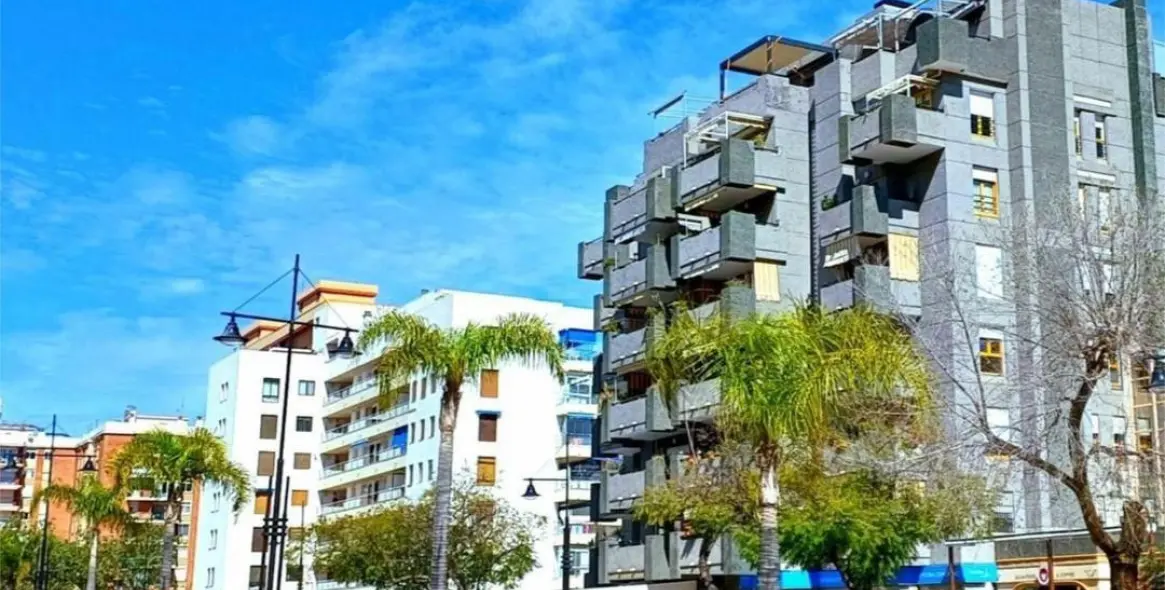 Sale of middle floor apartment in Los Boliches 1