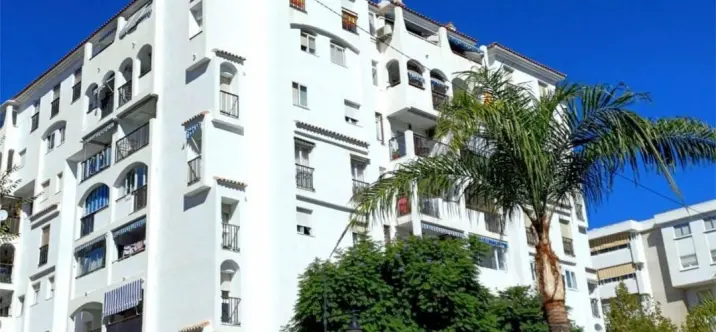 Sale of middle floor apartment in Los Boliches 1