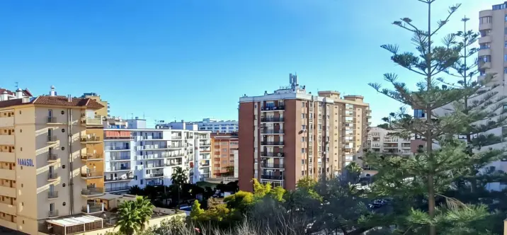 Sale of middle floor apartment in Los Boliches 2
