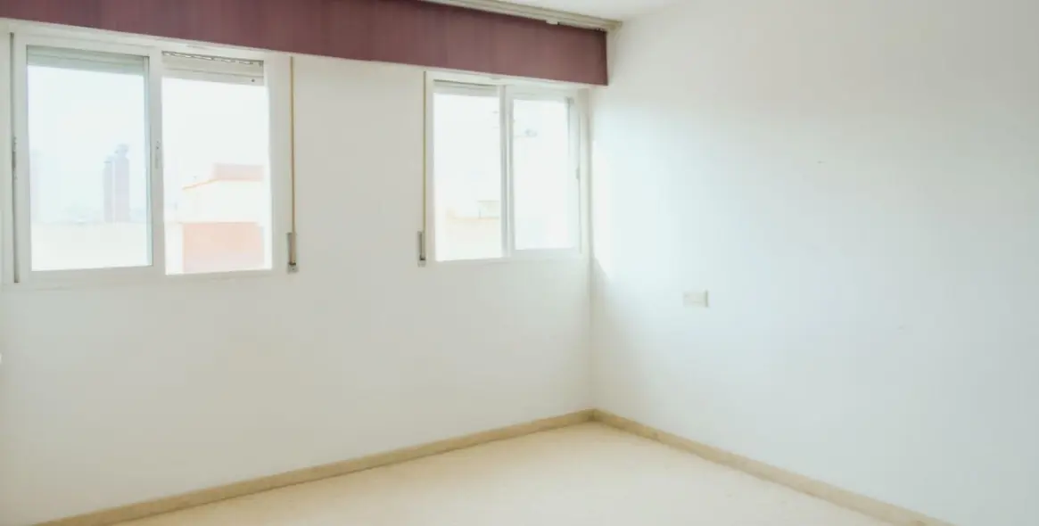 Sale of middle floor apartment in Los Boliches 14