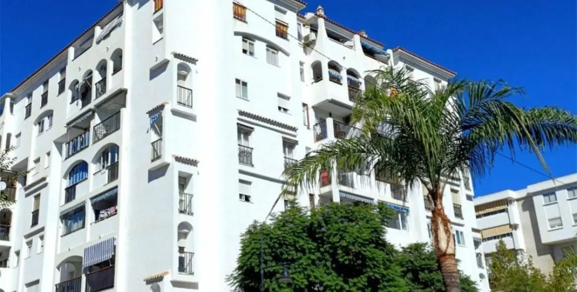 Sale of middle floor apartment in Los Boliches 2