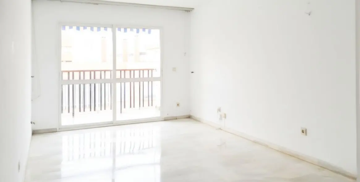 Sale of middle floor apartment in Los Boliches 9