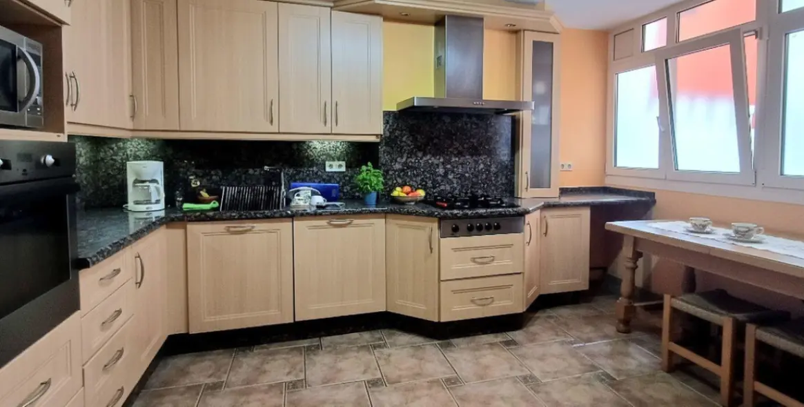 Sale of middle floor apartment in Los Boliches 11