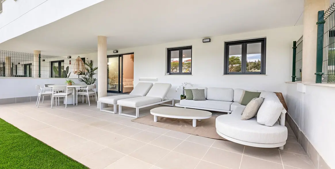 Venta de apartamento en planta baja en Estepona 3