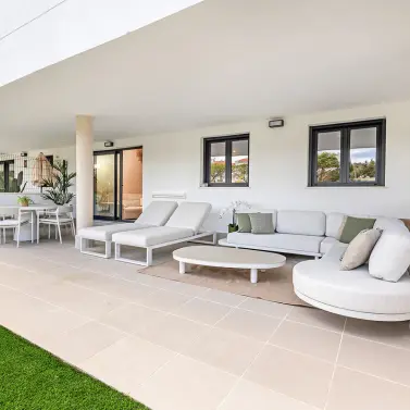 Venta de apartamento en planta baja en Estepona