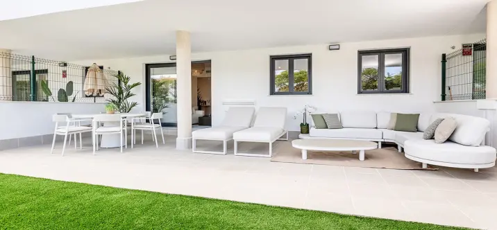 Venta de apartamento en planta baja en Estepona 3