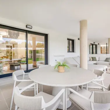 Venta de apartamento en planta baja en Estepona