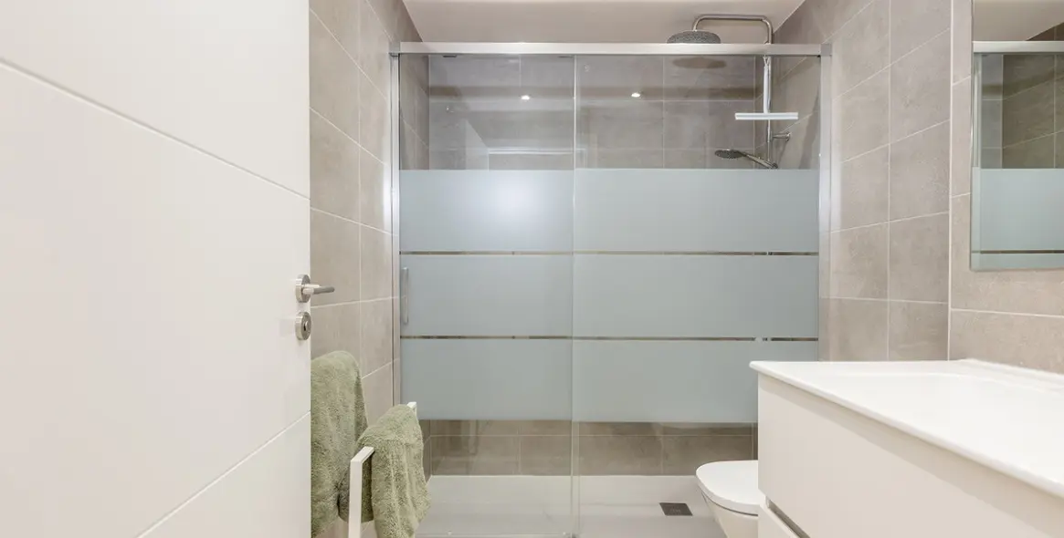 Venta de apartamento en planta baja en Estepona 19