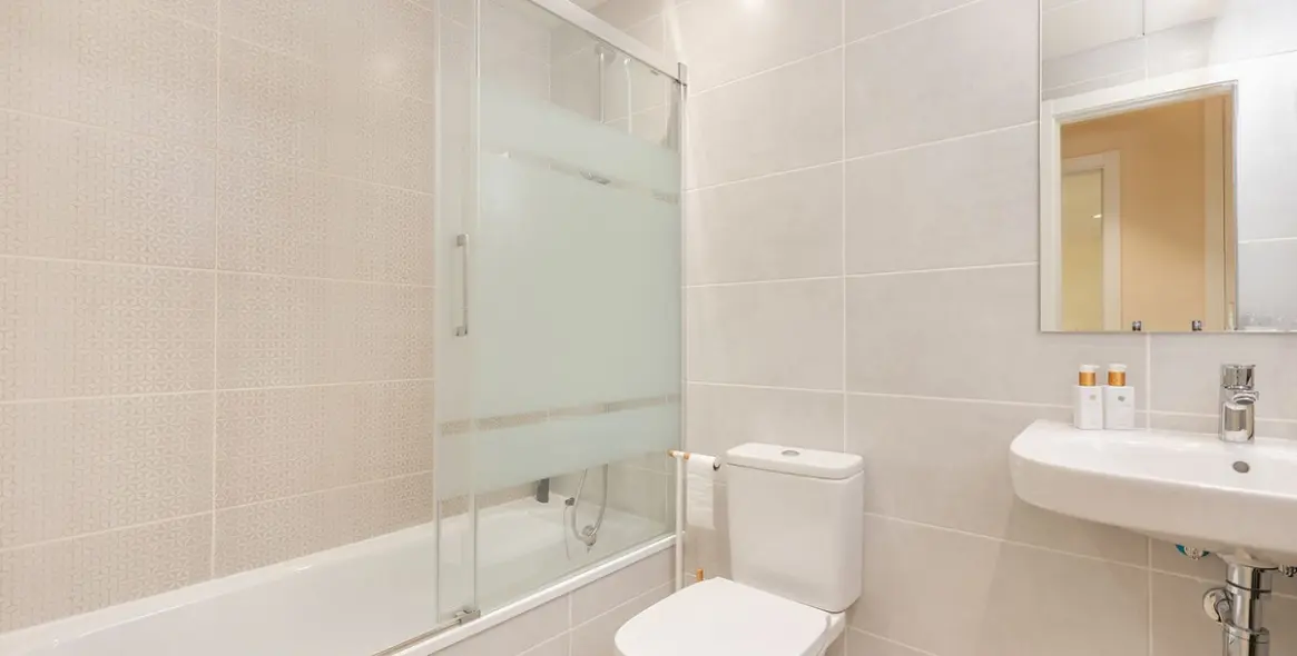 Venta de apartamento en planta baja en Estepona 20