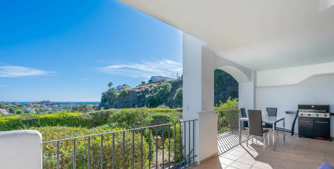 Продажа апартаментов на первом этаже в La Quinta 1