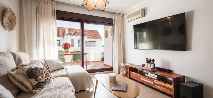 Sale of middle floor apartment in Nueva Andalucía 0