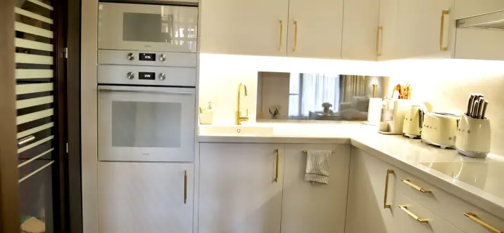 Sale of ground floor apartment in Estepona 2