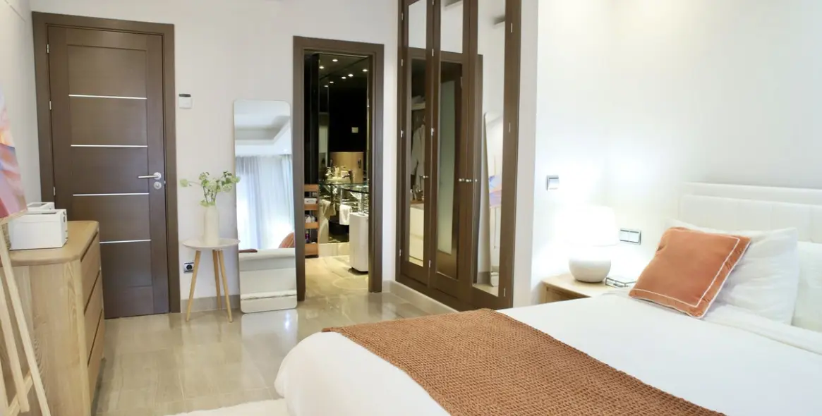 Sale of ground floor apartment in Estepona 11