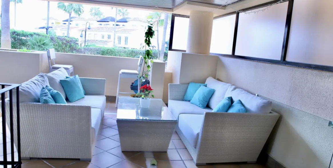 Sale of ground floor apartment in Estepona 13