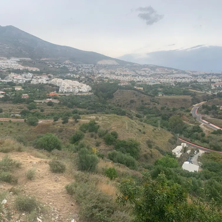 Продажа  жилого участка в Benalmadena