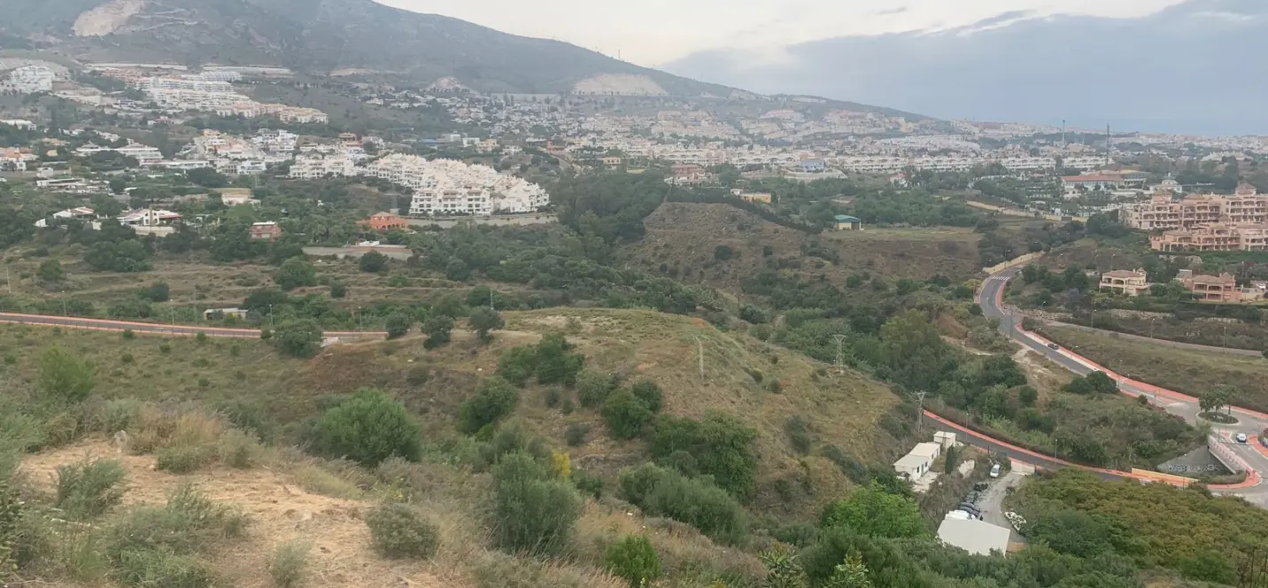 Продажа  жилого участка в Benalmadena 4