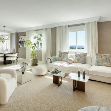 Sale of middle floor apartment in The Golden Mile