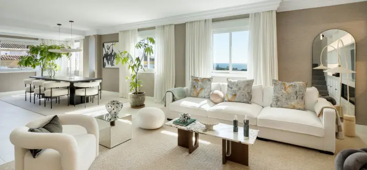 Sale of middle floor apartment in The Golden Mile 1