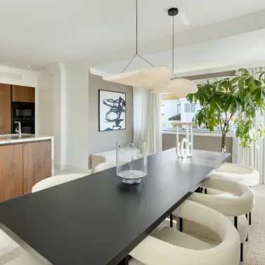 Sale of middle floor apartment in The Golden Mile