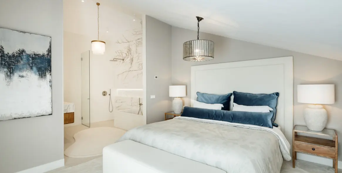 Sale of middle floor apartment in The Golden Mile 8