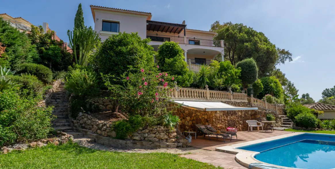 Продажа  отдельно стоящей виллы в Benahavís 1