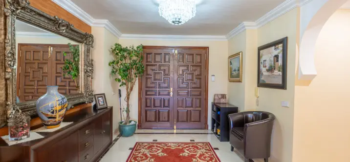 Sale of detached villa in Benahavís 1