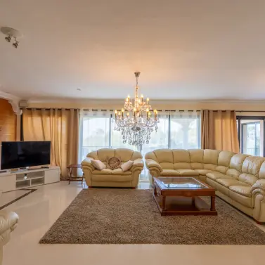 Sale of detached villa in Benahavís