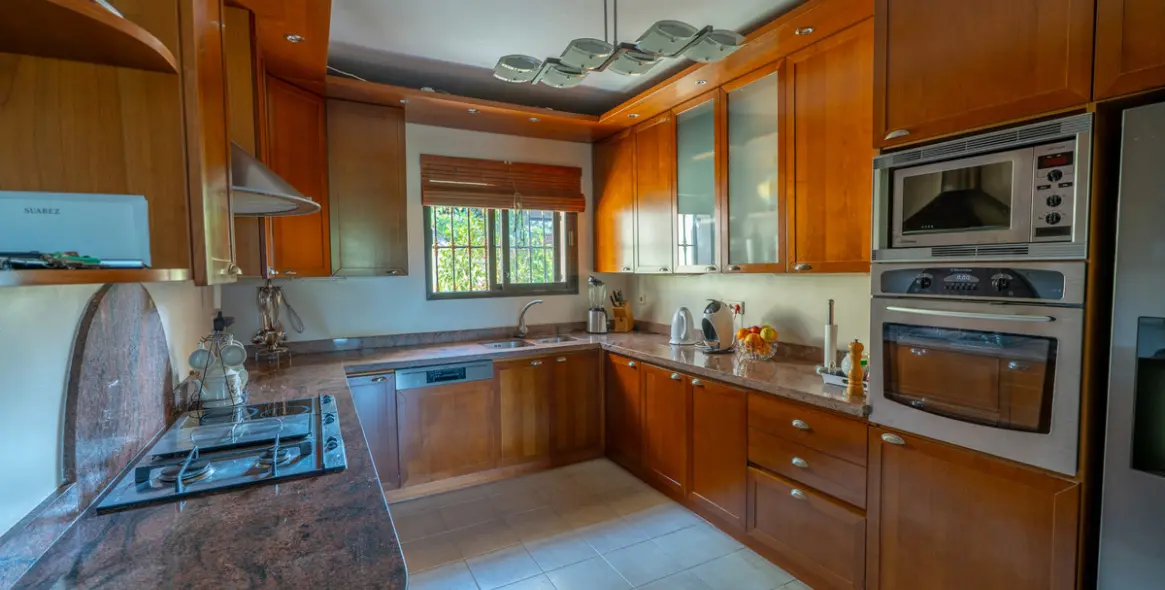 Продажа  отдельно стоящей виллы в Benahavís 7