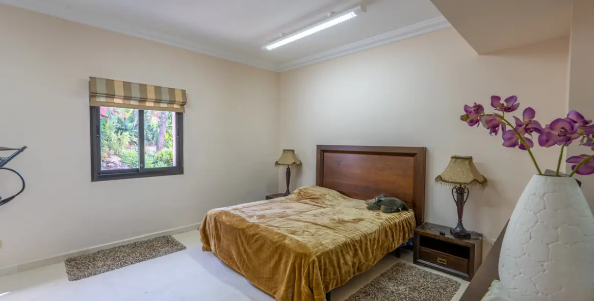 Продажа  отдельно стоящей виллы в Benahavís 18