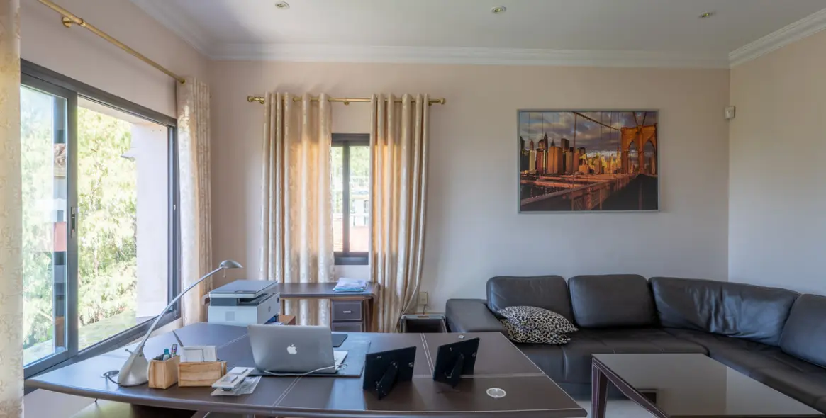 Продажа  отдельно стоящей виллы в Benahavís 22