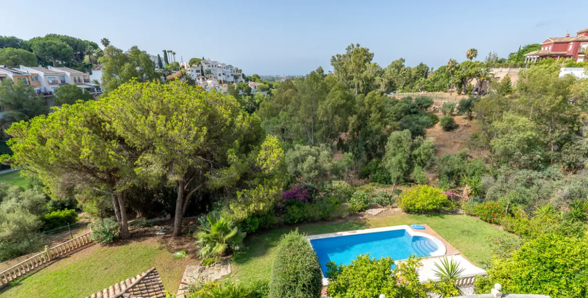Продажа  отдельно стоящей виллы в Benahavís 25