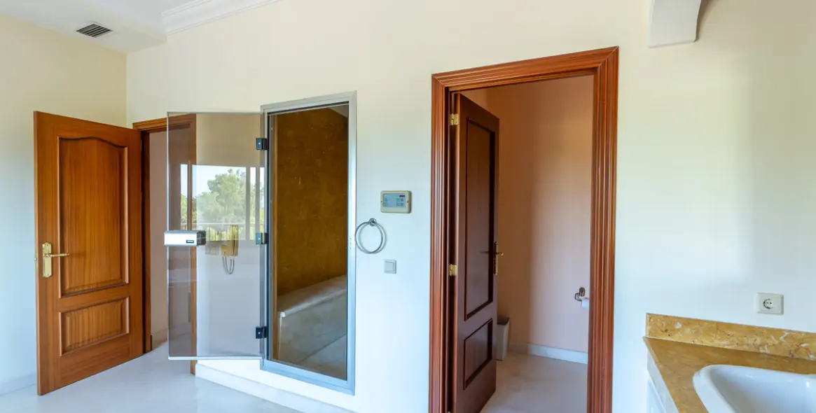 Продажа  отдельно стоящей виллы в Benahavís 31