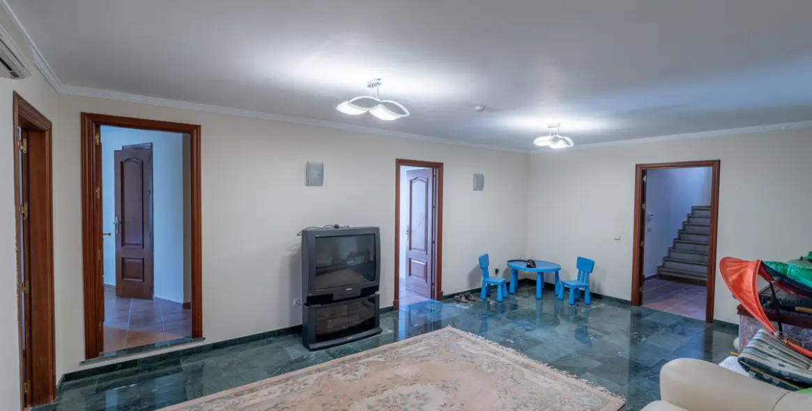 Продажа  отдельно стоящей виллы в Benahavís 37