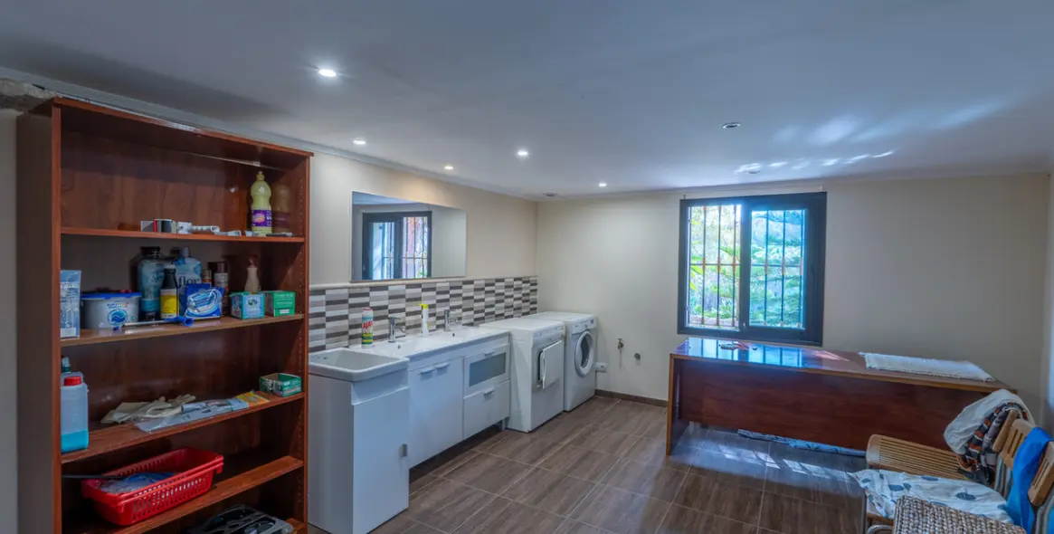 Продажа  отдельно стоящей виллы в Benahavís 38