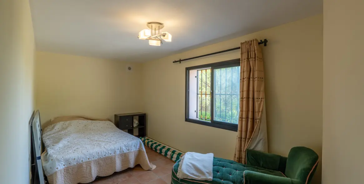 Продажа  отдельно стоящей виллы в Benahavís 39