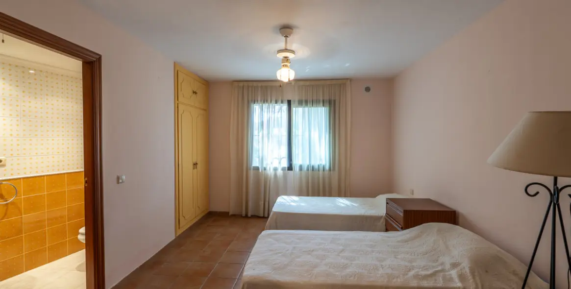 Продажа  отдельно стоящей виллы в Benahavís 41