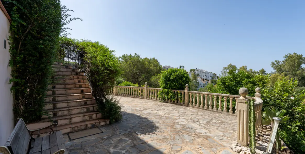 Продажа  отдельно стоящей виллы в Benahavís 44