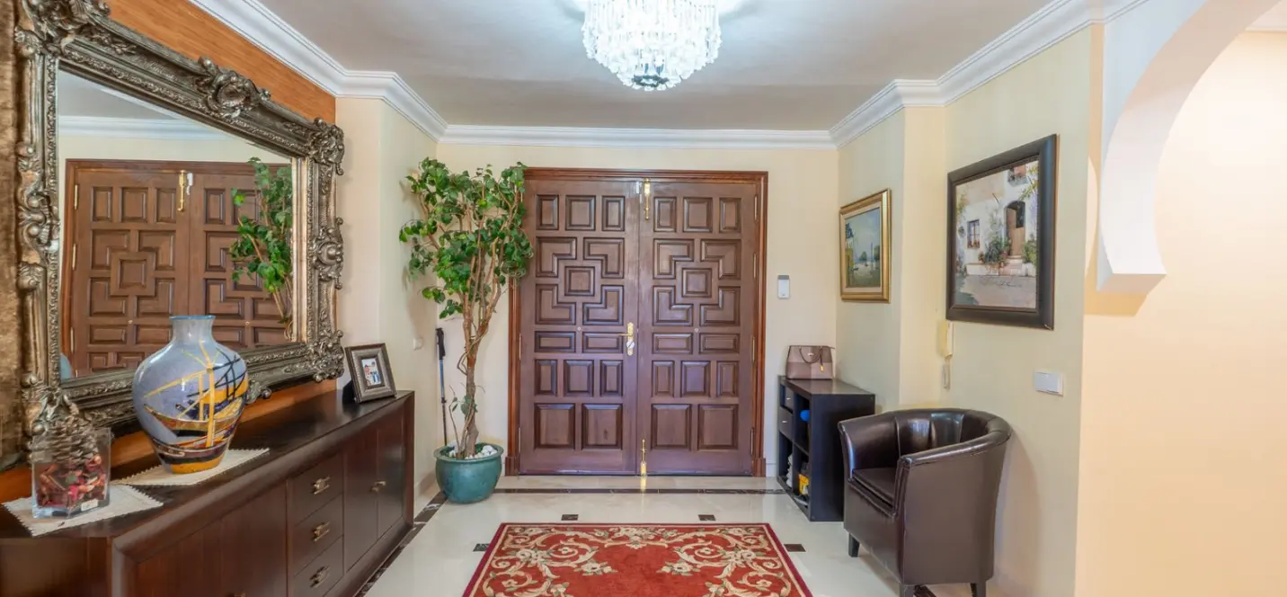 Продажа  отдельно стоящей виллы в Benahavís 1