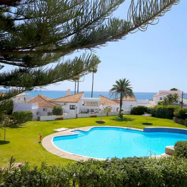 Short-term rent of detached villa in Estepona